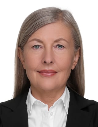 photo d'identité portrait de femme sur fond blanc