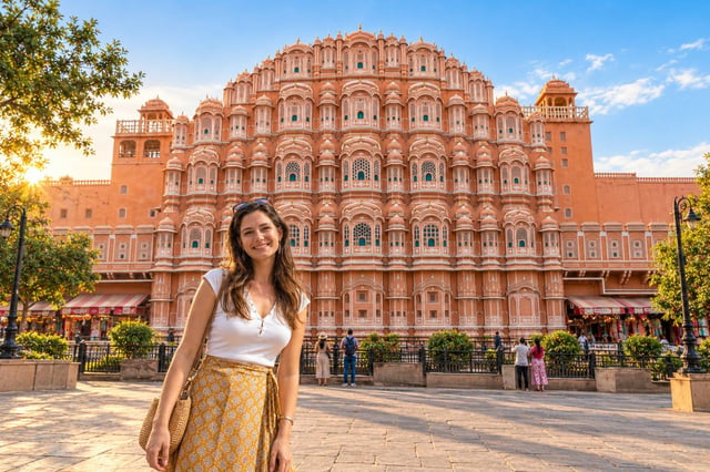 Traveller Posing Outside Hawa Mahal