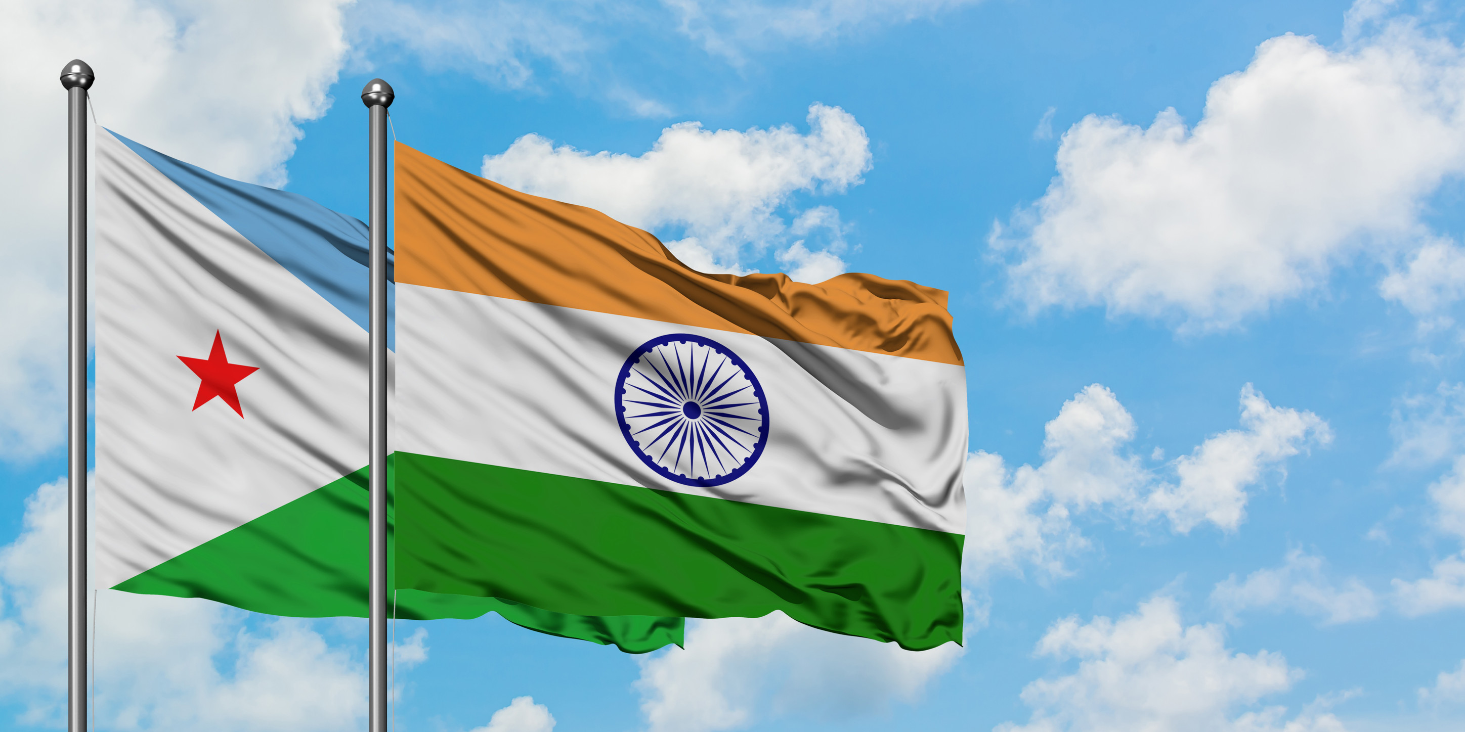 Flaggen von Dschibuti und Indien