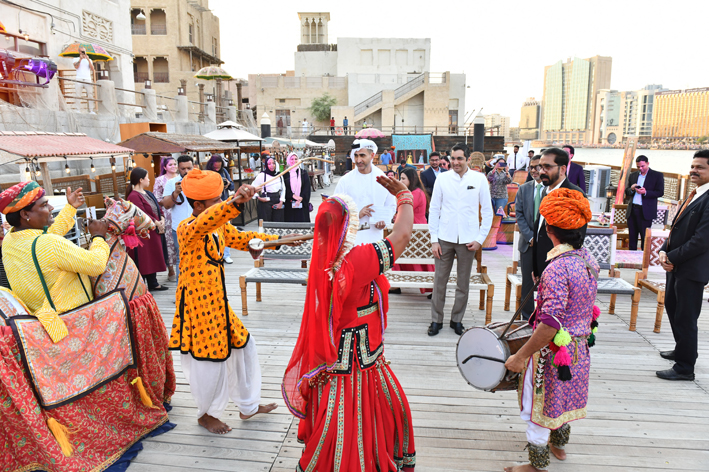 Dubai - Where Tradition Meets Extravagance Dubai - Where Tradition Meets Extravagance
